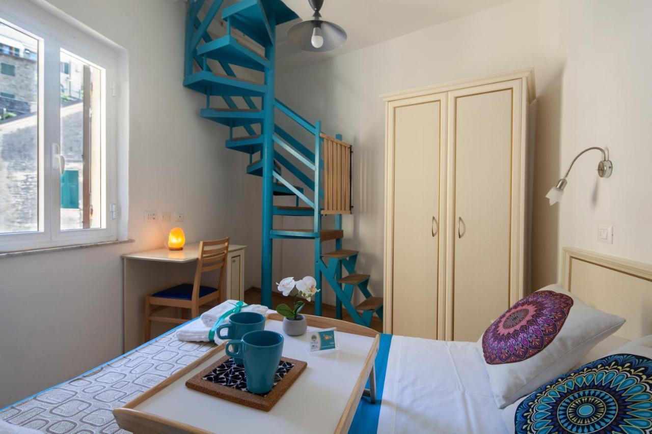 Shanti 1 - Terrace Apartment Riomaggiore Bagian luar foto